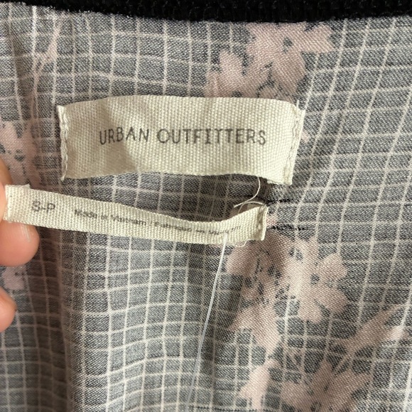 🆕Urban Outfitters Black and Pink Checkered Floral Blouse S🆕 - Picture 9 of 16